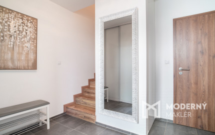 REZERVOVANÉ - Na predaj 5-izbový rodinný dom v Rovinke