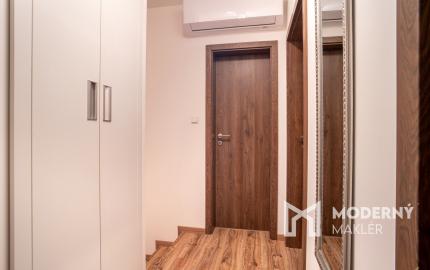 REZERVOVANÉ - Na predaj 5-izbový rodinný dom v Rovinke