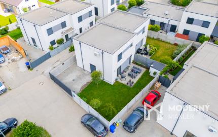 REZERVOVANÉ - Na predaj 5-izbový rodinný dom v Rovinke