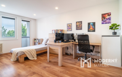 Na predaj priestranný 3-izbový byt s veľkou loggiou v Rači