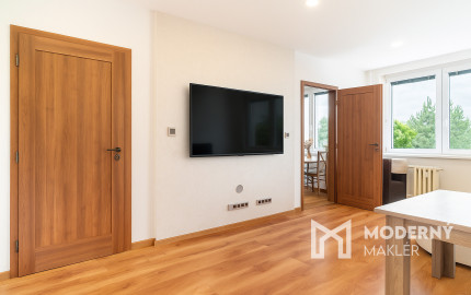 Na predaj priestranný 3-izbový byt s veľkou loggiou v Rači