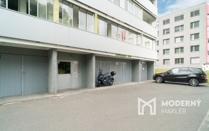 Na predaj priestranný 3-izbový byt s veľkou loggiou v Rači