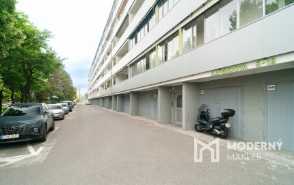 Na predaj priestranný 3-izbový byt s veľkou loggiou v Rači