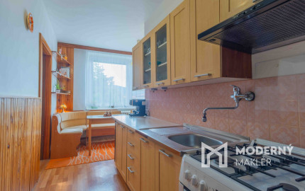 REZERVOVANÝ: Na predaj priestranný 2-izbový byt v Starej Ľubovni