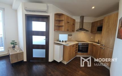 Na prenájom 2-izbový byt s vlastným parkovaním v Malackách