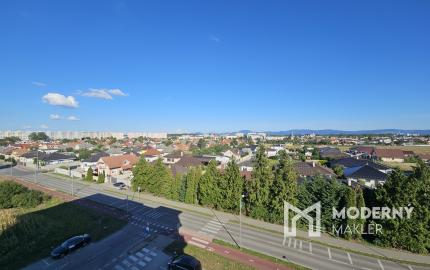 Na prenájom 2-izbový byt s vlastným parkovaním v Malackách