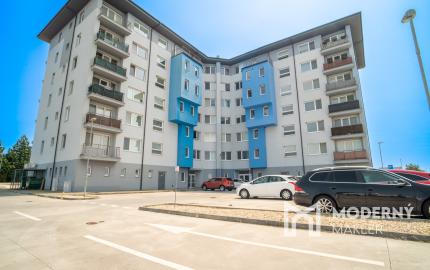 Na prenájom 2-izbový byt s vlastným parkovaním v Malackách