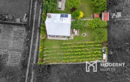 VÝRAZNÁ ZĽAVA: Na predaj záhradná chata s výhľadom na golfové ihrisko v Skalici