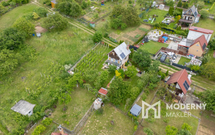 VÝRAZNÁ ZĽAVA: Na predaj záhradná chata s výhľadom na golfové ihrisko v Skalici