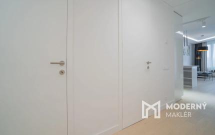 Na prenájom štýlový 3-izbový byt v SKYPARK RESIDENCE s panoramatickým výhľadom