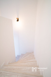 Na prenájom kompletne zariadený 4-izbový byt s benefitmi rodinného domu v Rovinke