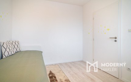 Na prenájom kompletne zariadený 4-izbový byt s benefitmi rodinného domu v Rovinke