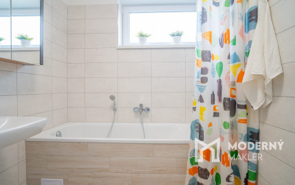 Na prenájom kompletne zariadený 4-izbový byt s benefitmi rodinného domu v Rovinke