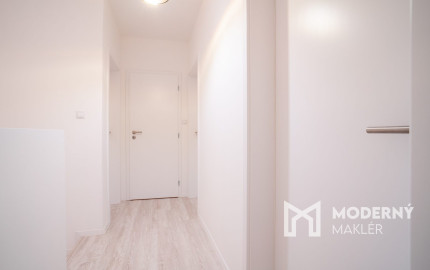 Na prenájom kompletne zariadený 4-izbový byt s benefitmi rodinného domu v Rovinke