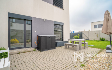 Na prenájom kompletne zariadený 4-izbový byt s benefitmi rodinného domu v Rovinke