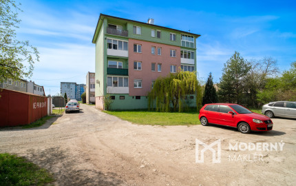 Na prenájom priestranný 3 izbový byt s balkónom v Malackách