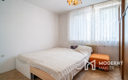 Na predaj priestranný 3-izbový byt s loggiou v centre Stupavy