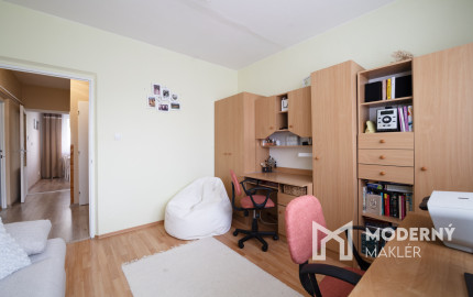 Na predaj 4-izbový byt vo Vrbovom