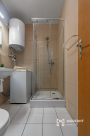 Na predaj 2-izbový byt v Senci pri jazerách s terasou