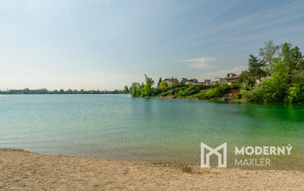 Na predaj 2-izbový byt v Senci pri jazerách s terasou