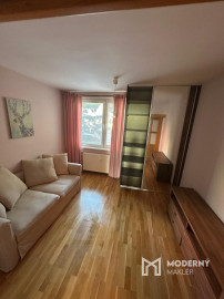 Na prenájom 3-izbový byt s veľkým balkónom v Trenčíne