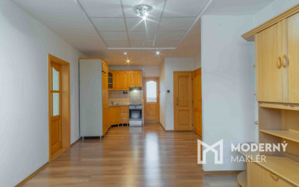 Na predaj 3-izbový byt s potenciálom v tichej lokalite Popradu