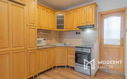 Na predaj 3-izbový byt s potenciálom v tichej lokalite Popradu