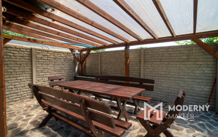 Na predaj rodinný dom s bazénom a saunou v Rohovciach