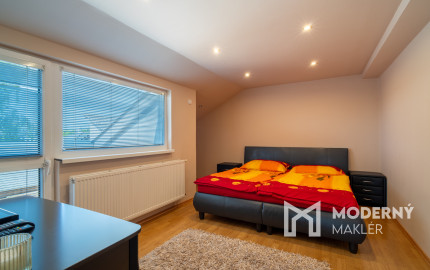 Na predaj rodinný dom s bazénom a saunou v Rohovciach