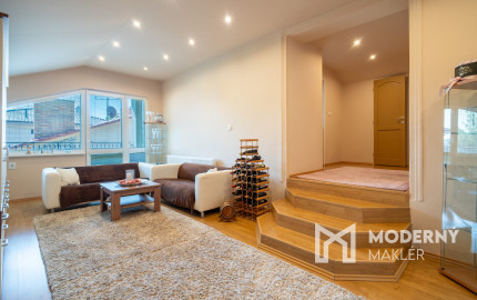 Na predaj rodinný dom s bazénom a saunou v Rohovciach