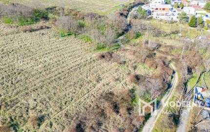 Na predaj perspektívny pozemok v Rači