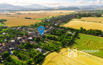 Na predaj slnečný stavebný pozemok v obci Nová Ves nad Váhom