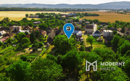 Na predaj slnečný stavebný pozemok v obci Nová Ves nad Váhom