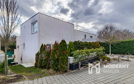 Na prenájom dizajnový 3-izbový byt so 45m2 terasou v Stupave