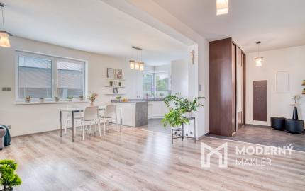 Na predaj rodinný dom s rozľahlým pozemkom v Kostolišti