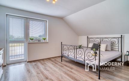 Na predaj rodinný dom s rozľahlým pozemkom v Kostolišti