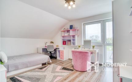 Na predaj rodinný dom s rozľahlým pozemkom v Kostolišti