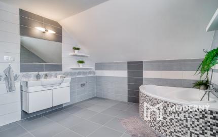 Na predaj rodinný dom s rozľahlým pozemkom v Kostolišti