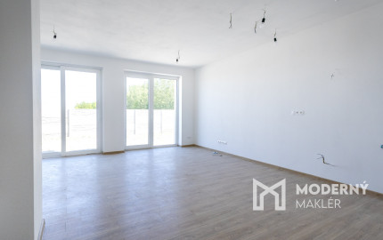 Na predaj 4 izbová bytová jednotka v dvojdome v Lehniciach