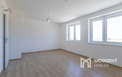 Na predaj 4 izbová bytová jednotka v dvojdome v Lehniciach