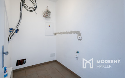 Na predaj 4 izbová bytová jednotka v dvojdome v Lehniciach