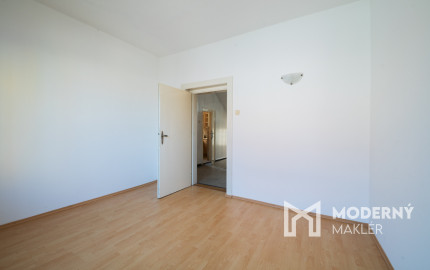 Na predaj rodinný dom s pozemkom a investičným potenciálom v Trenčíne