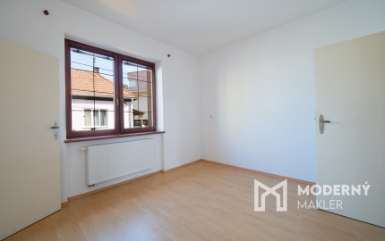 Na predaj rodinný dom s pozemkom a investičným potenciálom v Trenčíne