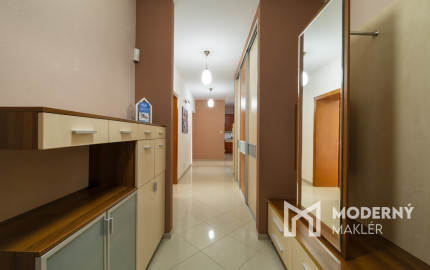 Na predaj 3- izbový byt s parkovaním, Zlatovce Trenčín