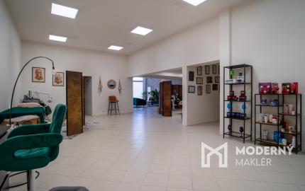 Na prenájom obchodný priestor v centre mesta priamo pod Bratislavským hradom