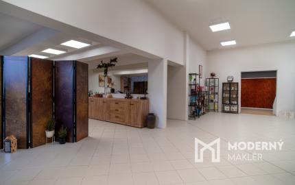 Na prenájom obchodný priestor v centre mesta priamo pod Bratislavským hradom