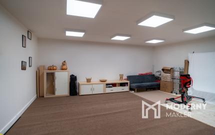 Na prenájom obchodný priestor v centre mesta priamo pod Bratislavským hradom