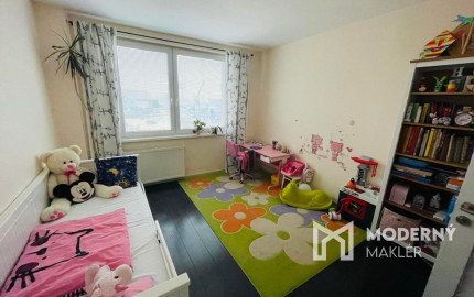 Na prenájom krásny veľký 3i byt Bánovce n/B/Dubnička s loggiou,pivnicou