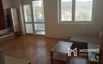 Rezervované ...Exkluzívne na prenájom 1 izb. byt  s balkónom - v obci Timoradza