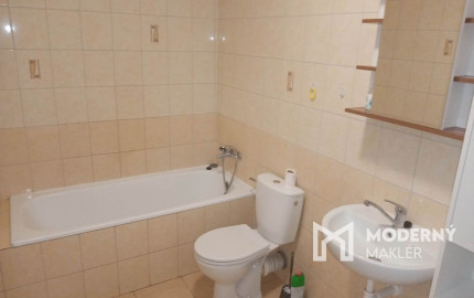 Rezervované ...Exkluzívne na prenájom 1 izb. byt  s balkónom - v obci Timoradza